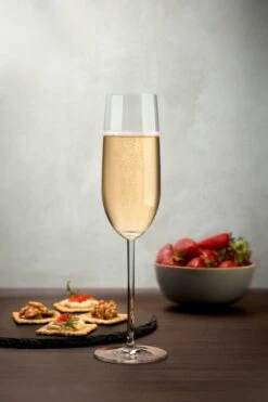 Nude Vintage Champagneglas 220 Ml Kristalglas 2 Stuks -Glaswerk Winkel 1800 2700 0004 lifestyle vintage champagne glass 66112 1052490 700x
